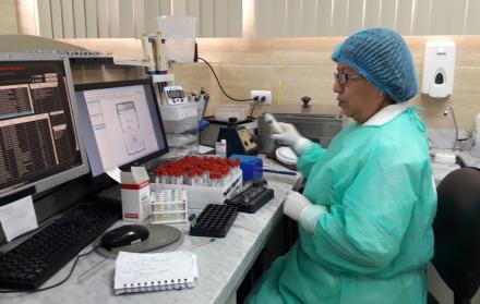 El dispensario Sagrada Familia cuenta con modernos equipos de laborartorios