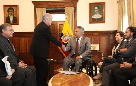 Imagen referencial. El presidente Lenín Moreno mantiene conversaciones con obispos que conforman la Conferencia Episcopal Ecuatoriana.