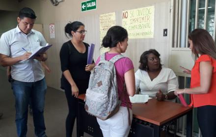 La semana pasada, los estudiantes de Medicina que han culminado la malla curricular, se inscribieron para realizar el internado rotativo. 