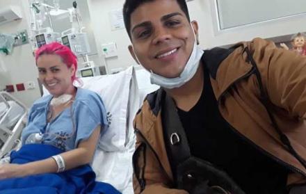 La Fucsia, junto a su esposo Jeyce.