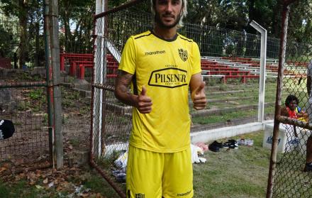 Sebastián Pérez recibió dos encuentros de sanción por la expulsión, y uno adicional por insultos al árbitro.