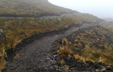 Comunidad. El daño al Cajas se origina por la invasión de una vía que une Patul con la carretera principal.
