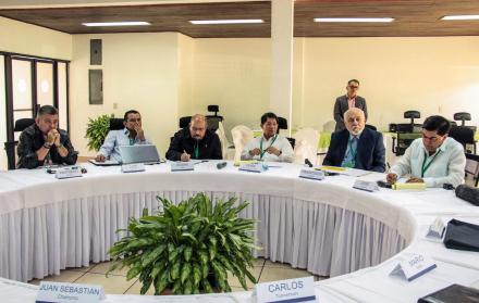 El Gobierno y la oposición de Nicaragua trazaron las reglas de una compleja negociación que deberá concluir el 28 de marzo, con las iglesias católica y evangélica como testigos, para sacar al país de la crisis. Después de acordar el martes “la hoja de rut