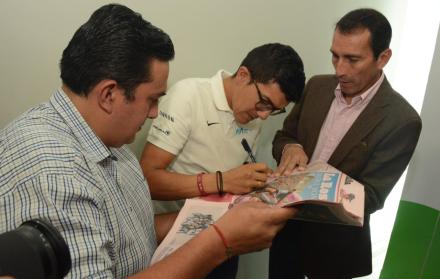 Rueda de prensa en la despedida de Richard Carapaz del Movistar Team.