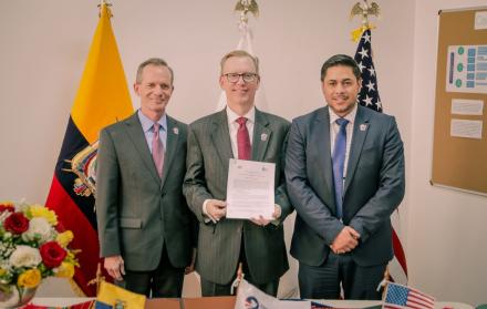 Durante la suscripción, el embajador de EE.UU. Michael J. Fitzpatrick, destacó que la labor de los voluntarios estadounidenses.