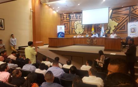 Morales entregará a los titulares de Contraloría y Fiscalía los informes sobre esta obra cuyo contrato con el Servicio de Dragas de la Armada Nacional cesó de manera unilateral por decisión del Gobierno del Guayas.
