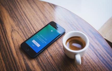 Una respuesta de la RAE sobre el género de adjetivos se hace viral en Twitter