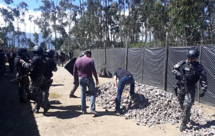 Momentos en que se realizaba el operativo en la hostería.