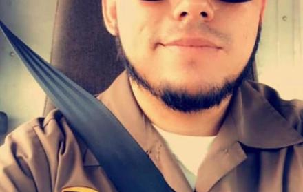 El migrante fue tomado como rehén. Los antisociales habrían robado su vehículo de trabajo para huir.