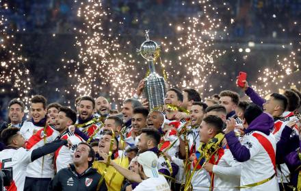 En 2018, River Plate levantó el trofeo en España, luego de la suspensión del duelo en Buenos Aires.