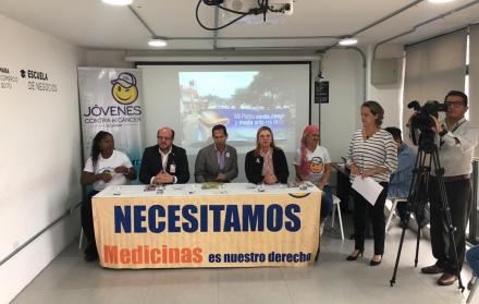 Los pacientes con cáncer han pedido la renuncia de la ministra de Salud, Verónica Espinosa.