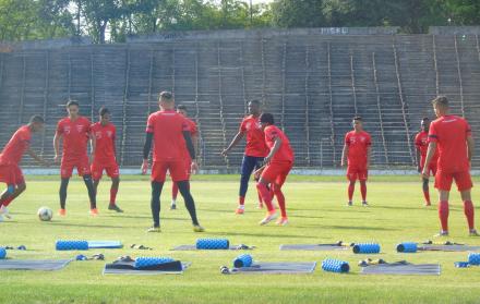 Los muchachos de la Mini-Tri volvieron a entrenar con normalidad.