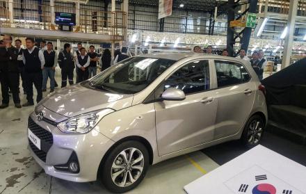 Oferta. La marca surcoreana Hyundai presentó ayer su modelo Grand i10. Ya empezó a ensamblarse en el país.