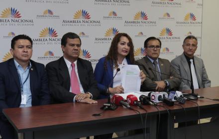 El BADI pone condición para ciertos partidos políticos si no se da paso al juicio en contra de la exministra de Salud.