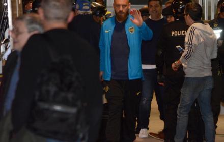 Los argentinos llegaron con días de anticipación a la capital, donde enfrentarán a Liga de Quito. En la imagen, el italiano Daniel De Rossi de Boca Juniors.