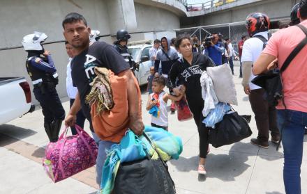 Desalojo. Las familias extranjeras fueron obligadas a dejar el lugar.
