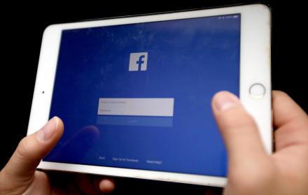 Facebook se ha visto salpicada durante los últimos meses por multitud de escándalos relativos a su gestión de la privacidad de los datos de los usuarios.