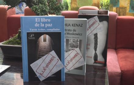 La liberación. Con el mensaje ‘Llévame!’, centenares de libros de Israel traducidos al español han sido dejados en varios sectores del país para que alguien los encuentre e inicie la aventura de leerlos.