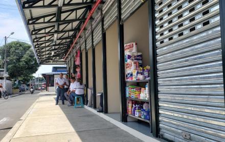 Comercio. En el nuevo mercado Gómez Rendón hay poca acogida de la clientela, las ventas son bajas.