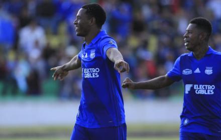 Bryan Angulo, en el festejo de su gol.
