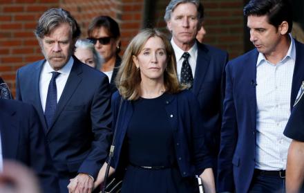 La actriz se declaró culpable de pagar 15.000 dólares para falsificar el examen de ingreso de su hija.