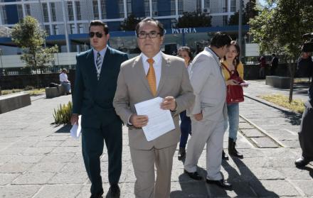 Asambleísta Raúl Tello acudió a la Fiscalía a dejar una denuncia en contra del CPCCS.
