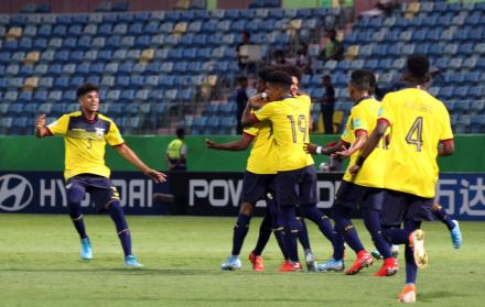 El combinado ecuatoriano Sub 17 venció 2-0 a su similar de Australia, en el primer partido del Grupo B, del Mundial que se disputa en territorio brasileño.