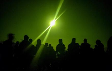 En lo alto del Cerro San Cristóbal, en Santiago, Chile, el evento se pudo observar al 92 %.