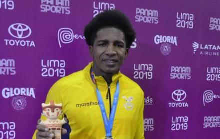 Referencial. Julio Castillo pasó a las semifinales del Mundial de Box.