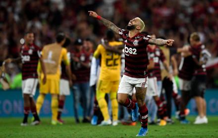 Gabriel Barbosa celebrando la victoria.