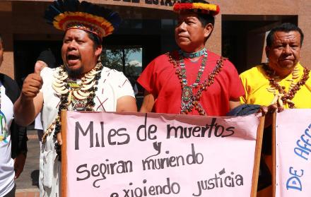 Imagen referencial. Indígenas protestaron frente a la Procuraduría, el pasado 26 de septiembre de 2018, en rechazo a un laudo arbitral que ponía en riesgo el proceso de reparación de daños ambientales.