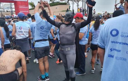 Edison Piaun, quiteño de 38 años, llegó desde su ‘Ciudad Gótica’ con el look de Batman NRC.