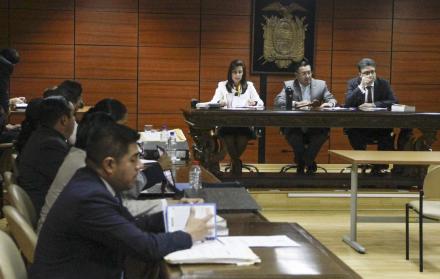 Los jueces Ivan Saquisela (ponente), Marco Rodríguez y Silvia Sánchez instalan audiencia de juzgamiento en contra de Pedro Delgado por el caso de peculado.