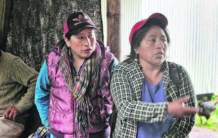 Molleturo. Elizabeth Durazno (izquierda) es la presidenta de la asociación de mujeres que luchan por el agua.