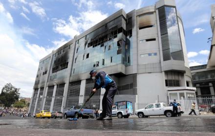 Hasta el momento no existe un plazo para el reinicio de actividades normales en la Contraloría. Se espera que sea en las próximas horas.