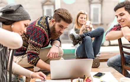 Referencial. Un 37% de millennials desea trabajar en la misma empresa alrededor de cinco años.