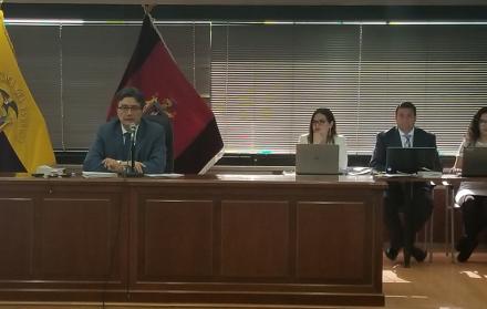 El próximo miércoles (20 de marzo) se anunciará si Ochoa es o no llamado a juicio. El juez Rodríguez decidió suspender la audiencia y convocó a las partes para las 9:00 del día antes mencionado para emitir la resolución.