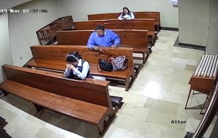 En un video quedó registrado hurto en una iglesia de Guayaquil.