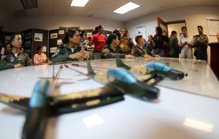 María Cueva y Jazmín Pérez le abrieron la puerta a otras mujeres que quieran alcanzar sus sueños. Las nuevas pilotos invitaron a más mujeres a interesarse por la carrera en la aviación de combate.