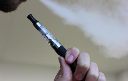 Imagen referencial. Cigarrillo electrónico.
