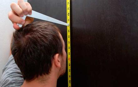 Los científicos hallaron también que una longitud más larga de las piernas también es un factor favorable para alejar a la enfermedad.