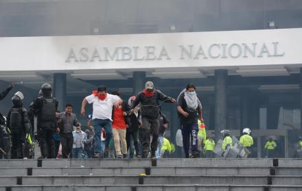 Emergencia. César Litardo, presidente de la Asamblea Nacional, declaró en emergencia a la entidad tras la toma del pleno por varios manifestantes.