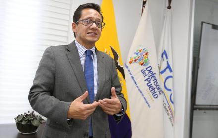 Freddy Carrión Intriago, defensor del pueblo, firmo convenio de cooperación interinstitucional.