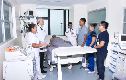 Se presentarán trabajos de investigación. Este año, el simposio principal estará dedicado a la Neurocirugía. 