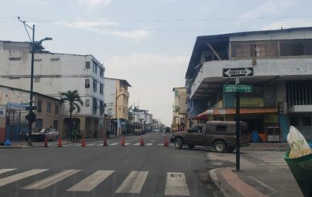 Trabajos de bacheo en la calle Lizardo García. 