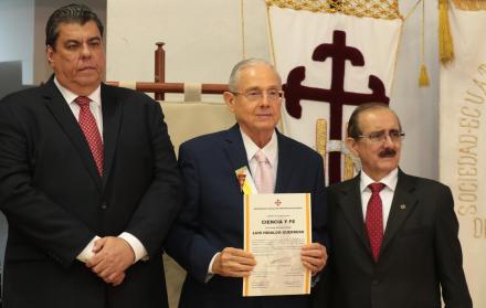 Autoridades de la Universidad Católica de Guayaquil, en su aniversario 57.