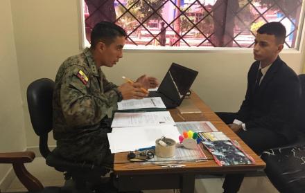 Los interesados en ingresar al Ejército como especialistas deben ser ecuatorianos por nacimiento, ser mayores de edad y hasta los 35 años.