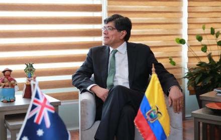 Valencia ratificó la postura de Ecuador frente a la situación venezolana relativa a la necesidad de elecciones en ese país.