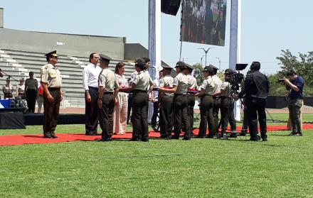 A la condecoración de los uniformados asistieron el presidente, Lenín Moreno, el vicepresidente, Otto Sonnenholzner, y la ministra de Gobierno, María Paula Romo.