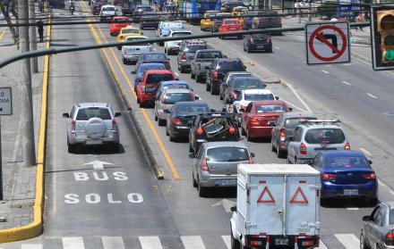 Motivo. La falta de placas es argumento para que conductores violen las leyes de tránsito y cometan delitos.